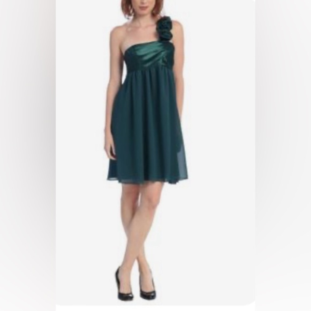 ❤️❤️ Jessica Mclintock Green one shoulder formal dress❤️❤️sz 2